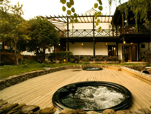 Natural Joy Hot Spring Hotel (en inglés) 